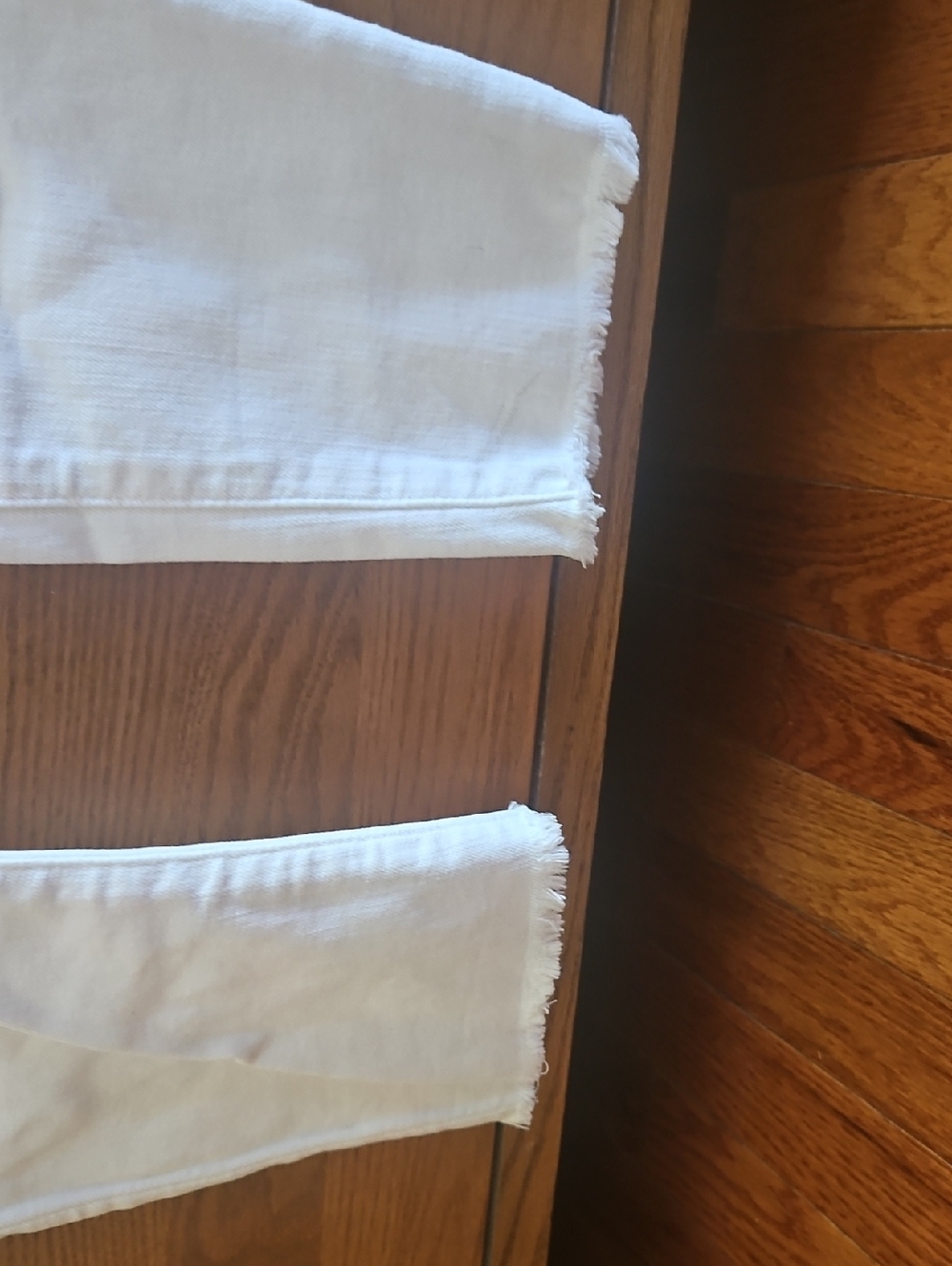 Mid -Rise White Button-Front Skinny Jeans - Picture 3 of 8